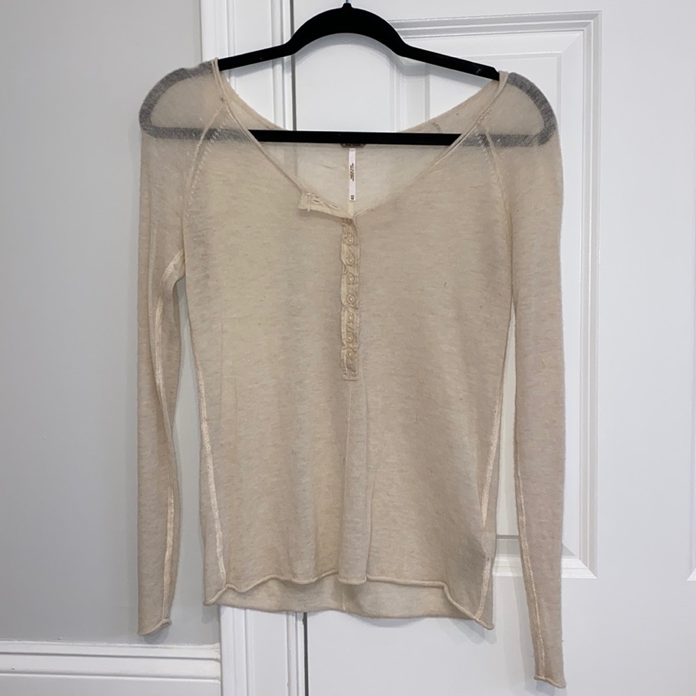 Cream long sleeve light knit top